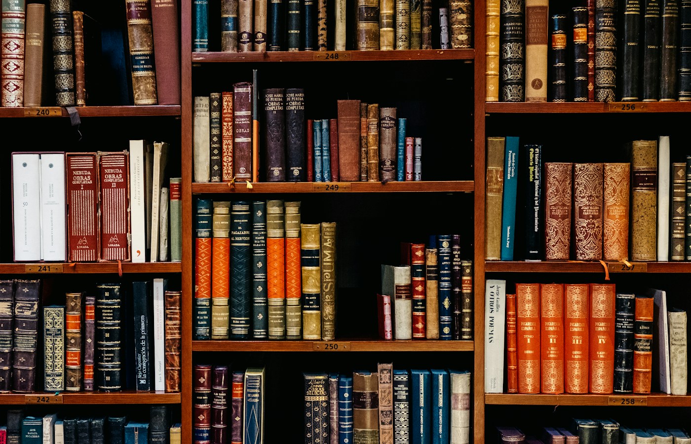 Academic library and research journals